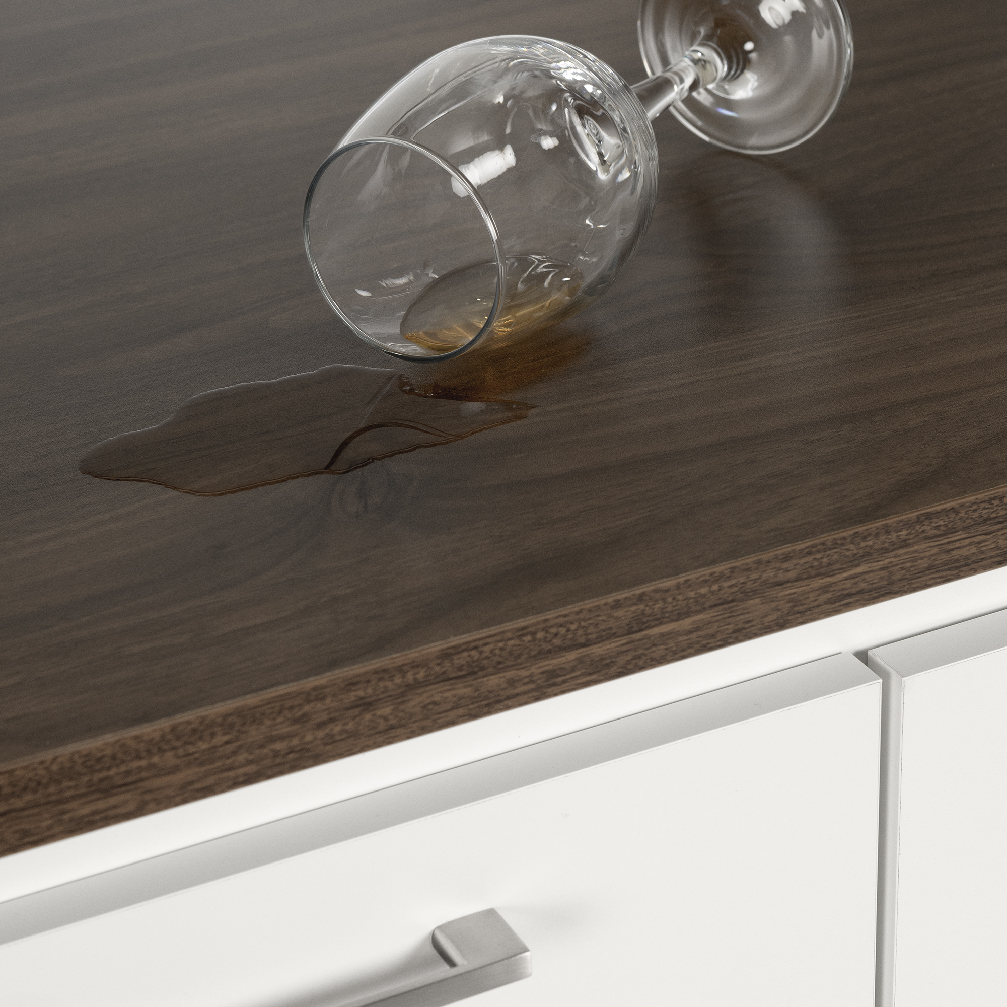 Îlot de cuisine avec rangement, fini Noyer naturel et Blanc, collection Myro de Meubles South Shore