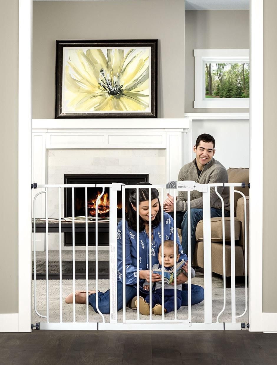 Regalo International Easy Step Extra Wide Baby Gate