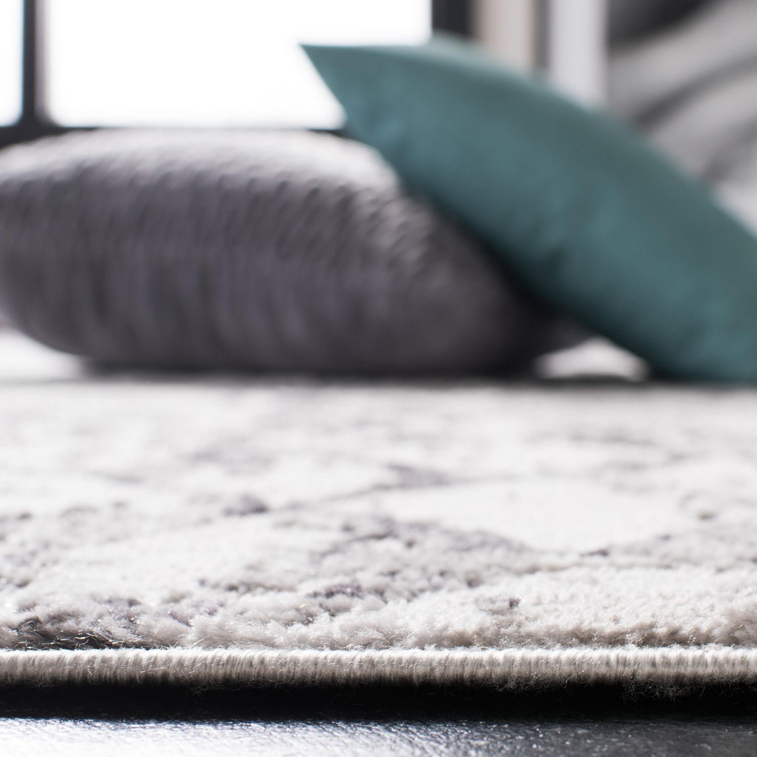 SAFAVIEH Amelia Rosyln Tapis Abstrait