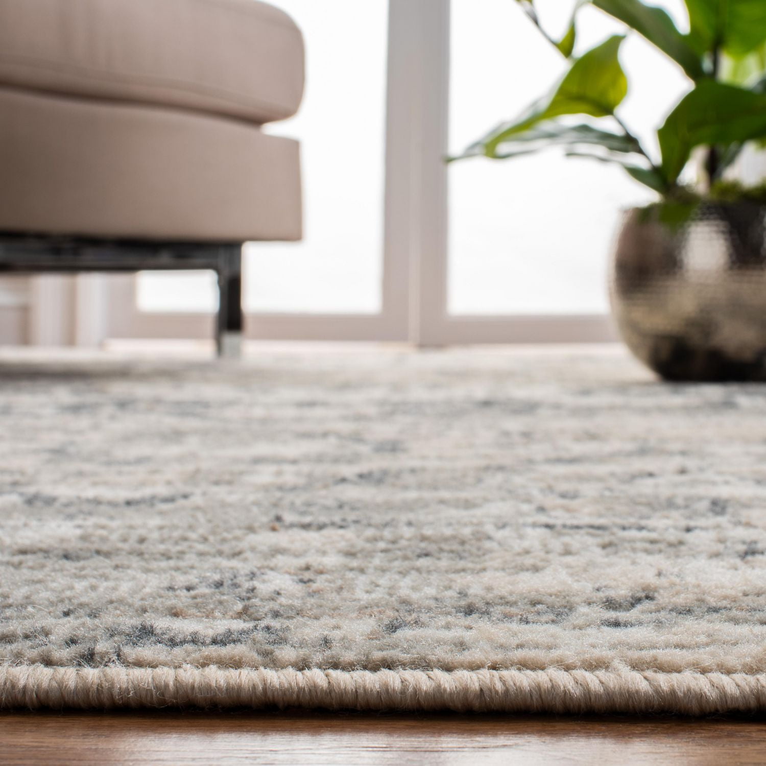 Safavieh Pyramid Jefferson Floral Bordered Area Rug