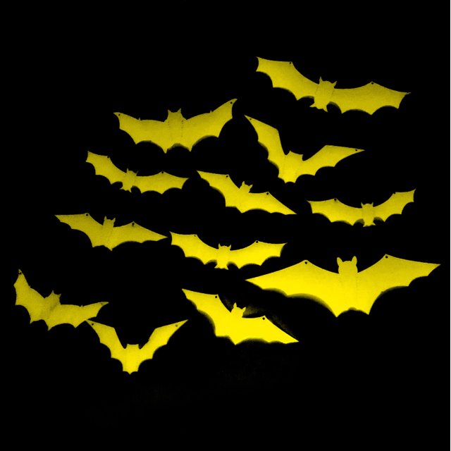 XZNGL Door Mat 3D Three-Dimensional Halloween Yellow, Green And Red Luminous Bats Hanging Flags