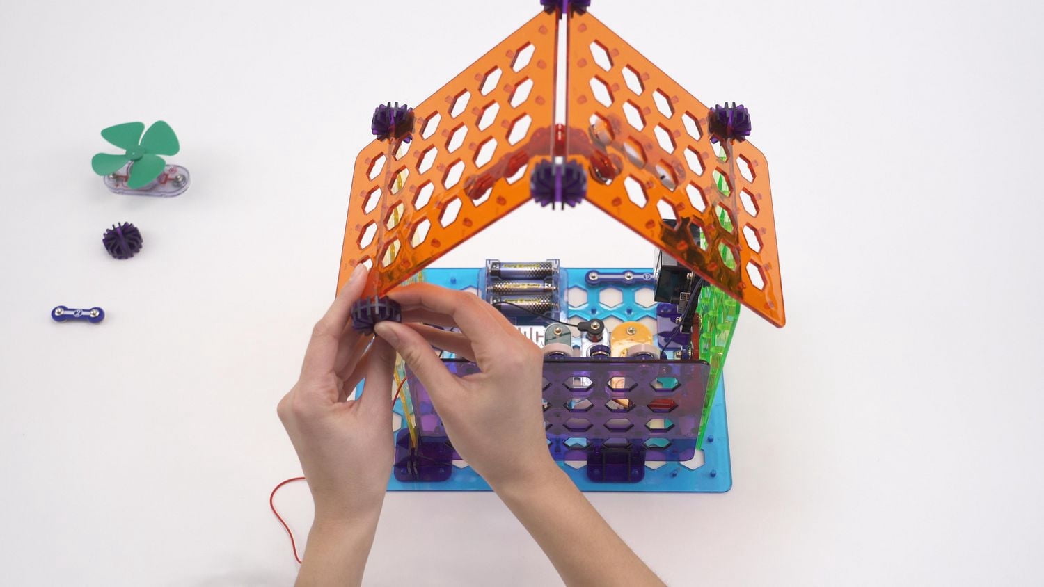 Snap Circuits® Science STEM Electronics MyHome Set (SCMYH7FR) Plus de 30 projets !