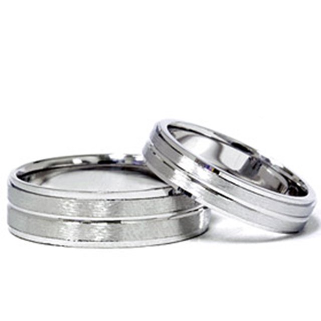Ensemble d'Alliances Assorties en Or Blanc 14 K Brossé