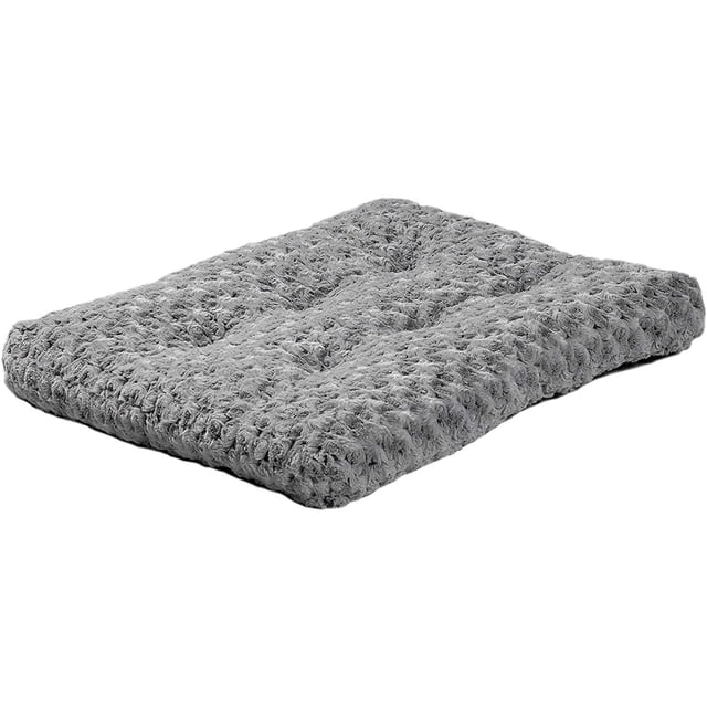Mid West Quiet Time Lit pour Chien de Luxe ombré à Tourbillon en Gris, Montré sous un angle 3/4, avec un Coussin Rectangulaire Moelleux, Capitonné et Très Rembourré à texture Tourbillonnée Ombrée Douce, Conçu pour les Petits Animaux jusqu'à 6 Lb, Convient aux Cages de 18 Po Ou à une Utilisation Autoportante.