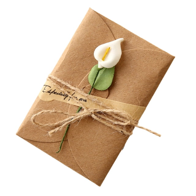 Gift Card Birthday1Pcs Birthday Invitation Card made of khaki kraft paper with a dried flower embellishment and jute rope tie. The card measures 10.3x7cm (4.13x2.75in) and comes with an envelope, inner card, dried flowers, rope, and sticker. Ideal for Mother's Day, weddings, birthdays, and other celebrations.