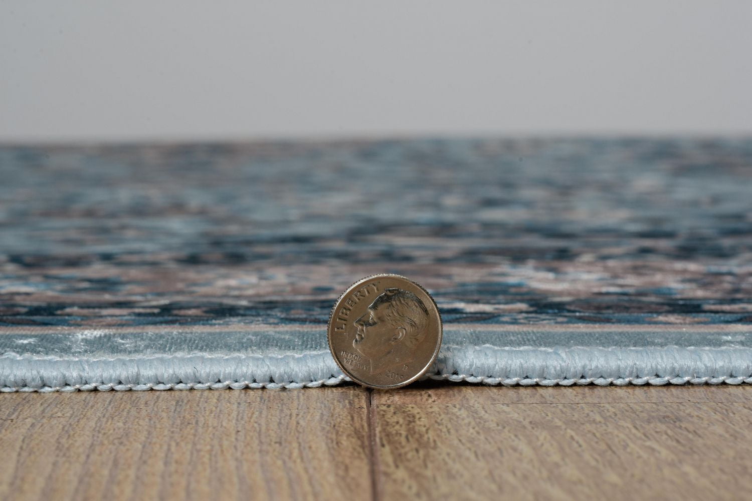 Tapis Emerald Paulson crème & bleu de 5 pi x 7 pi