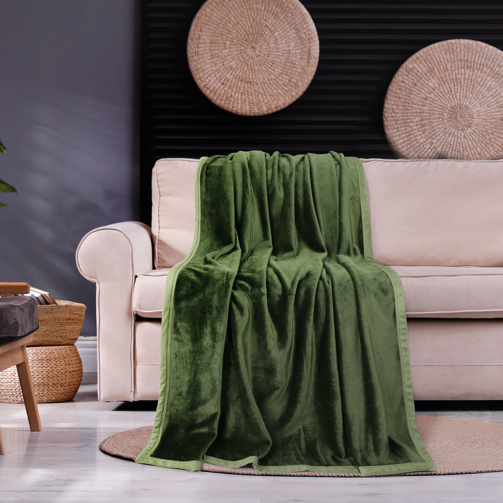PiccoCasa Couverture en Molleton Flanelle Douce et Chaude à Grand Ourlet Vert Fougère 50"x60 Pouces