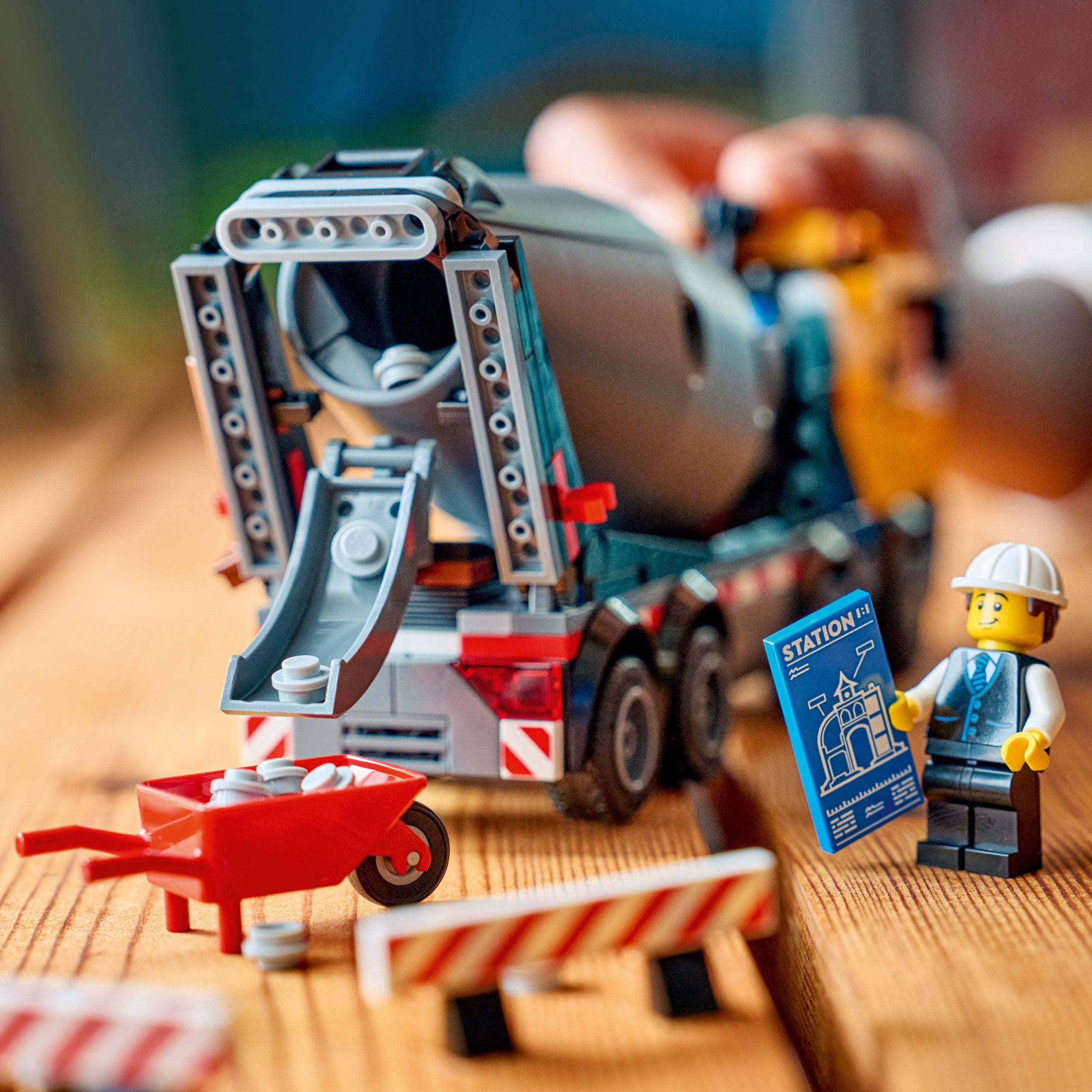 LEGO City La bétonnière – Jouet de construction pour enfants 60478