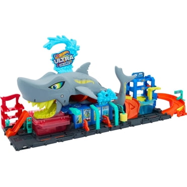 Hot Wheels City Ultra Shark Car Wash with Color Reveal Toy Car in 1:64 Scale, Ages 3-8, 8.34 in