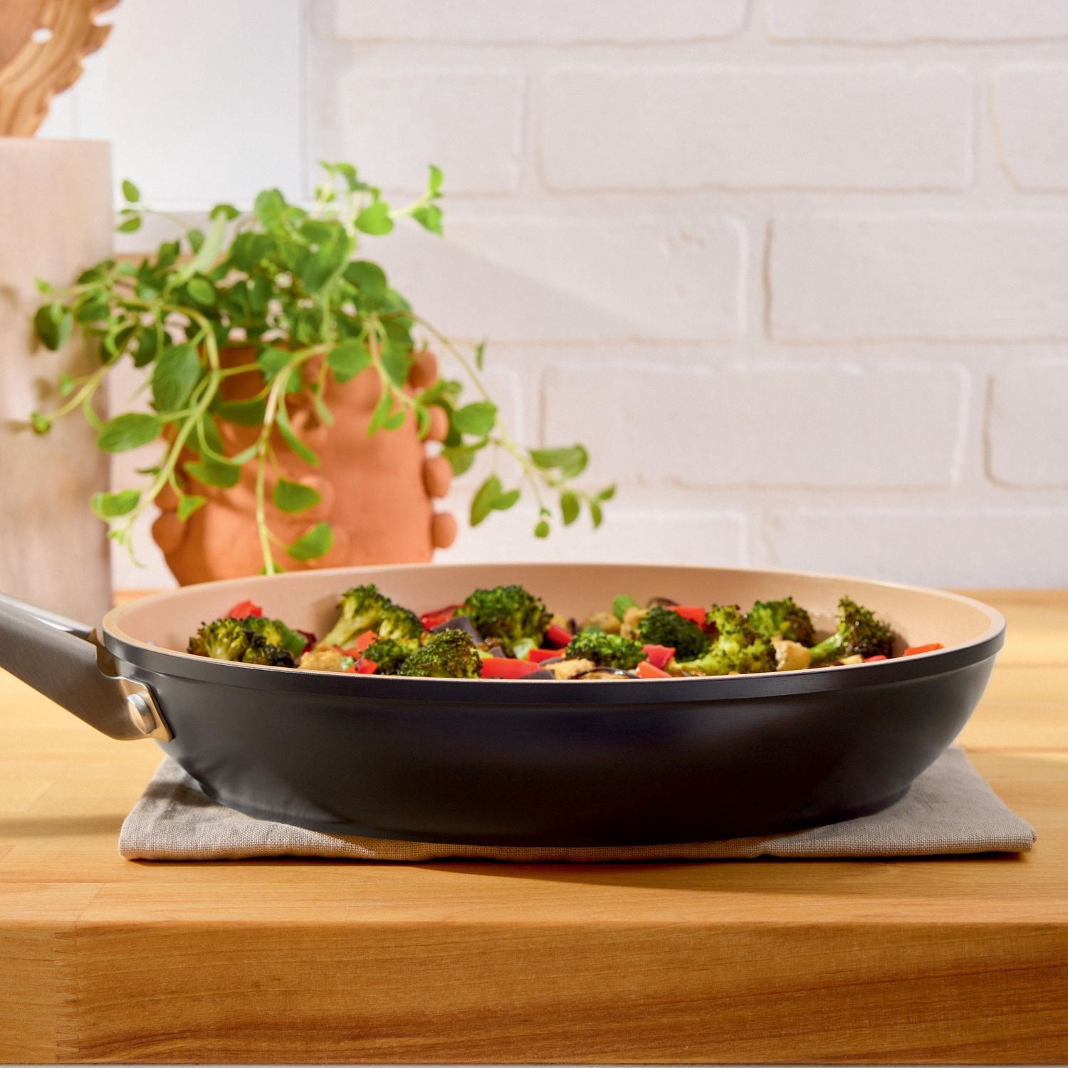 Casserole de Ninja Extended Life™ Essentiel en céramique de 3 pte (2,8 L)