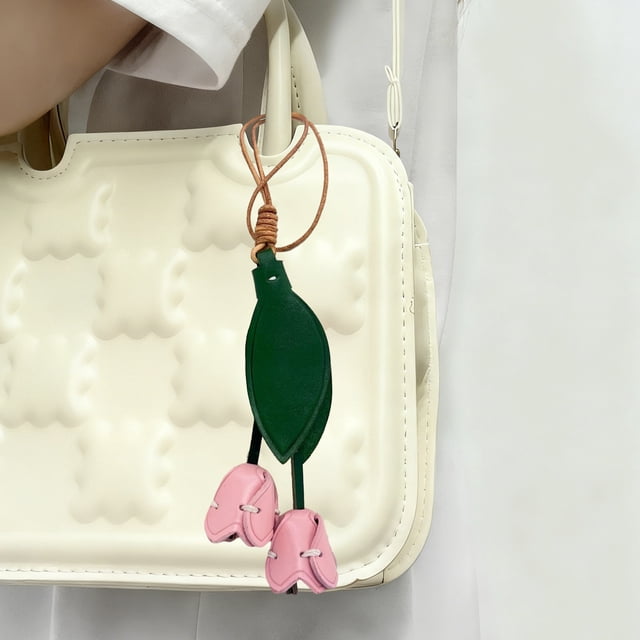 EGNMCR Advanced Sense Tanned Leather Cowhide Car Rearview Mirror Decoration Bag Pendant Keychain Decoration Artificial leather keychain