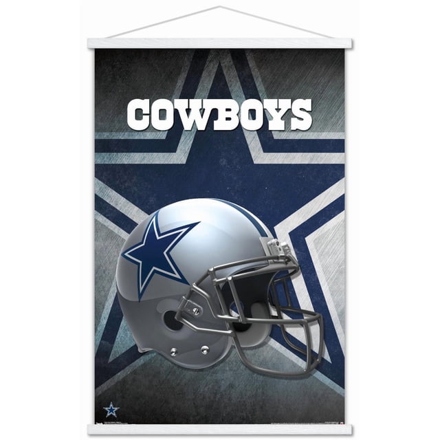 NFL Dallas Cowboys - Affiche Murale Casque 16, 22,375 Pouces x 34 Pouces Encadrée Montrant un Profil Latéral d'Un Casque de football des Dallas Cowboys Argent avec un logo Étoile Bleu, sur Fond Texturé Sombre avec une Grande Étoile Délavée et le Mot « Cowboys » en Lettres Blanches Audacieuses au-Dessus. l'Affiche Légère Encadrée Comprend un Cadre Suspendu Blanc avec une Corde, Convient à la Décoration Intérieure à Thème Sportif Ou aux Chambres de Fans.