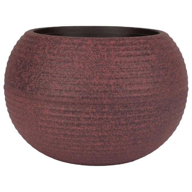 The HC Companies Jardinière Sphérique Atlas de 12 Pouces, un pot de Plante Rond en Plastique Rouge, Présentant un design Sphérique Texturé avec une Finition Peinte Élégante. Fabriqué en Plastique Polypropylène Léger et durable, Il Comprend un Trou de drainage Pré-Percé pour un Débit d'Eau Approprié. Idéal pour une Utilisation Intérieure et Extérieure, Ce pot Mesure 12 x 12 x 8 Pouces et Pèse 2,9 Livres, Offrant une solution Moderne et Fonctionnelle pour Diverses Plantes.