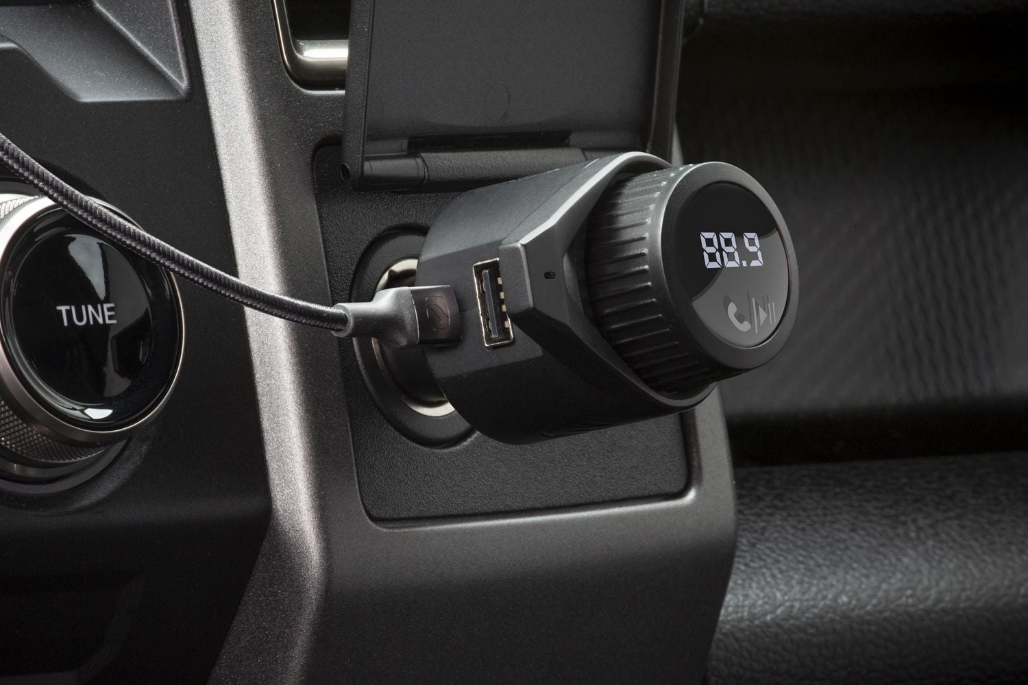 Chargeur rapide pour l’auto transmetteur Bluetooth et FM BTFM9-SP Scosche 12 watts à double ports