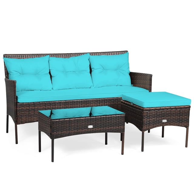Patiojoy Ensemble de Mobilier de Patio 3 Pcs avec Coussins turquoise, Incluant un sofa Trois Places, un ottoman et une table d'Appoint en Verre Trempé. Fabriqué avec un Cadre en Rotin et en Acier durable, Cet Ensemble de conversation en Osier pour l'Extérieur Est Idéal pour les Jardins, les Balcons Ou les Zones au Bord de la Piscine. les Coussins Offrent un Rembourrage en Éponge à Haute Densité et des Housses Amovibles pour un Confort Accru.