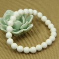thumbnail image 3 of Bracelet Extensible Unisexe en Perles Rondes 8 mm en Coquille de Tridacna Naturelle, 3 of 5