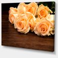 thumbnail image 2 of Roses sur Surface en Bois Photo - Impression sur Toile Florale, 2 of 4