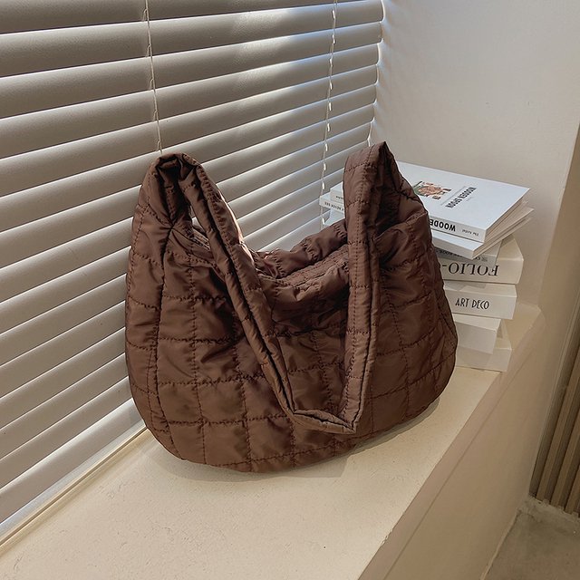 LinYooLi Quilted Soft Nylon Shoulder Bag Designer Women Padded Handbag Big Totes Hit Winter Fashion Large Capacity Crossbody Bag