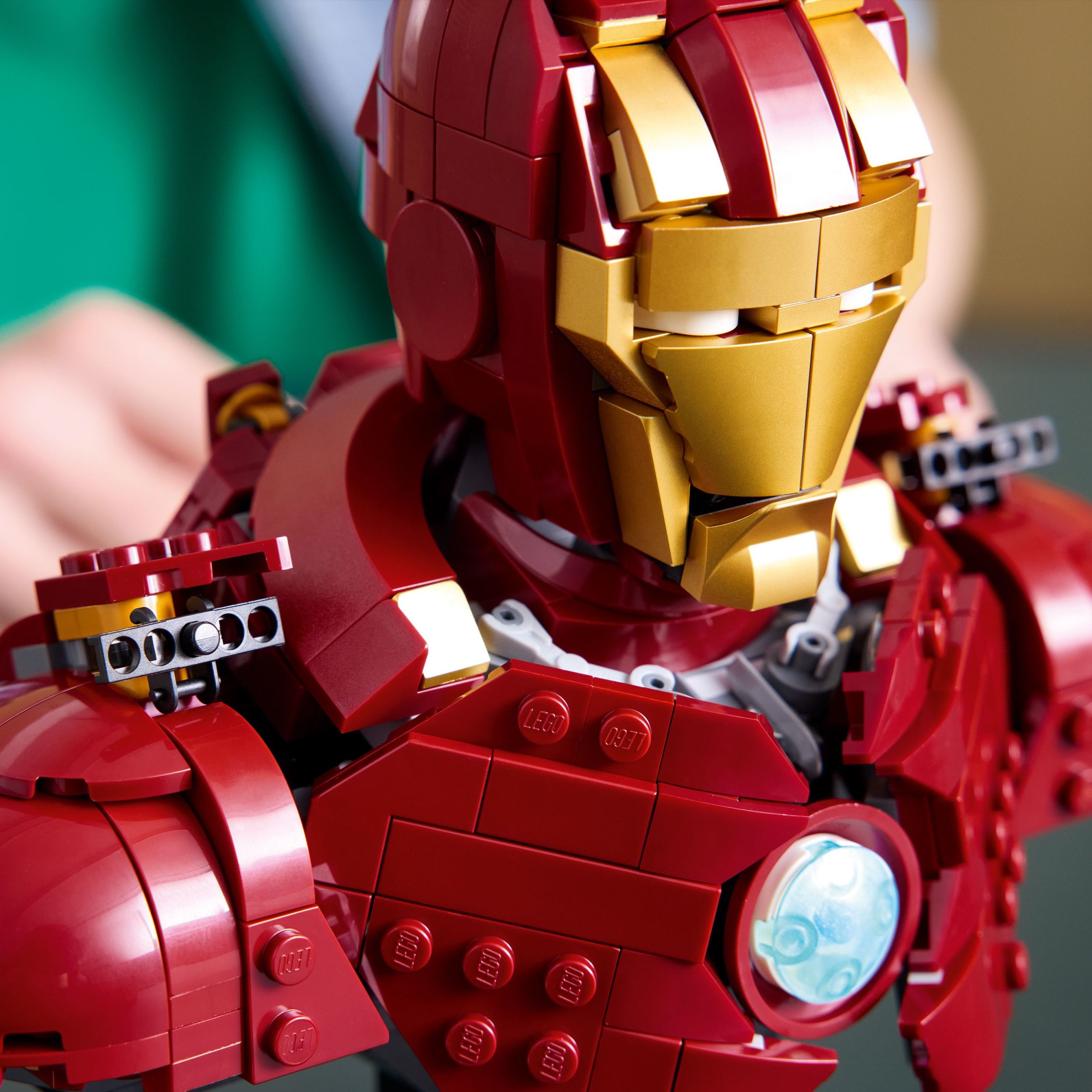 LEGO Marvel Le Buste d’Iron Man MK 4, Modèle à Construire pour Adultes avec Figurine 76327