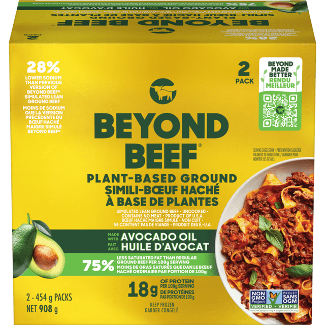 Beyond Meat Plant-Based Ground Beef VALUE PACK (2 x 454g), 908g, made with avocado oil, providing 18g protein per 100g serving and 75% less saturated fat than regular ground beef, shown in yellow bilingual packaging with a serving suggestion of cooked plant-based ground beef pasta, ideal for frozen plant-based protein meals.
