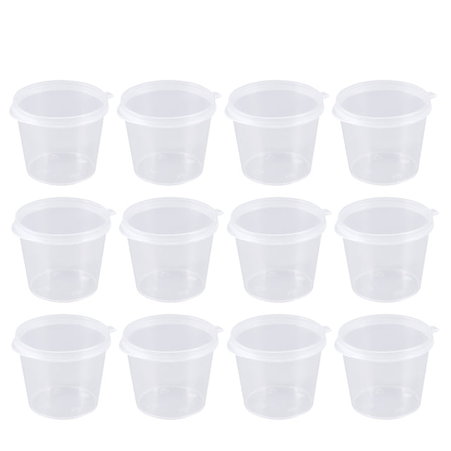 100 Pcs Gobelets Portion Jetables en Plastique Transparents avec Couvercles. Ces Gobelets Transparents, Fabriqués en Plastique de Qualité Alimentaire, Incluent des Couvercles Plats Anti-Fuites pour Prévenir les Déversements et Protéger le Contenu de la Poussière. Chaque Gobelet a une Capacité de 25 ml, Mesurant Environ 3,80 X 4,00 X 4,00 cm. Idéal pour Ranger des desserts, des sauces, des Vinaigrettes Ou de Petites Collations. la Conception Transparente Permet une Visibilité Facile du Contenu Sans Ouverture.