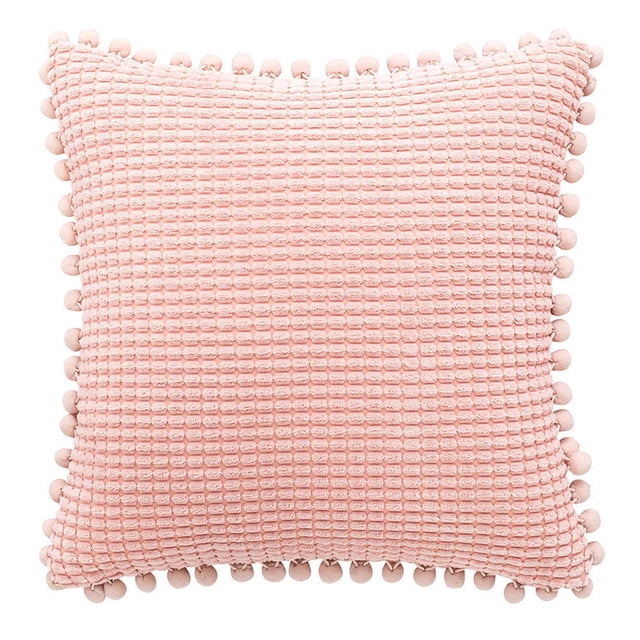 Housse de Coussin Carrée en Velours Côtelé pour Canapé-Lit de Salon, Dossier de Chaise, dans une Teinte Rose Douce, avec un Motif Texturé en Velours Côtelé et une Garniture Décorative à Pompons sur les Bords. la Taie d'Oreiller Mesure 45 cm x 45 cm et Convient aux Canapés, Chaises Ou Lits dans les Salons, les Cafés Ou les Bibliothèques. Conçue pour une Esthétique Douillette et Chaude, Elle Est Lavable à la Main Ou Lavable à la machine en cycle Doux avec de l'Eau Froide.