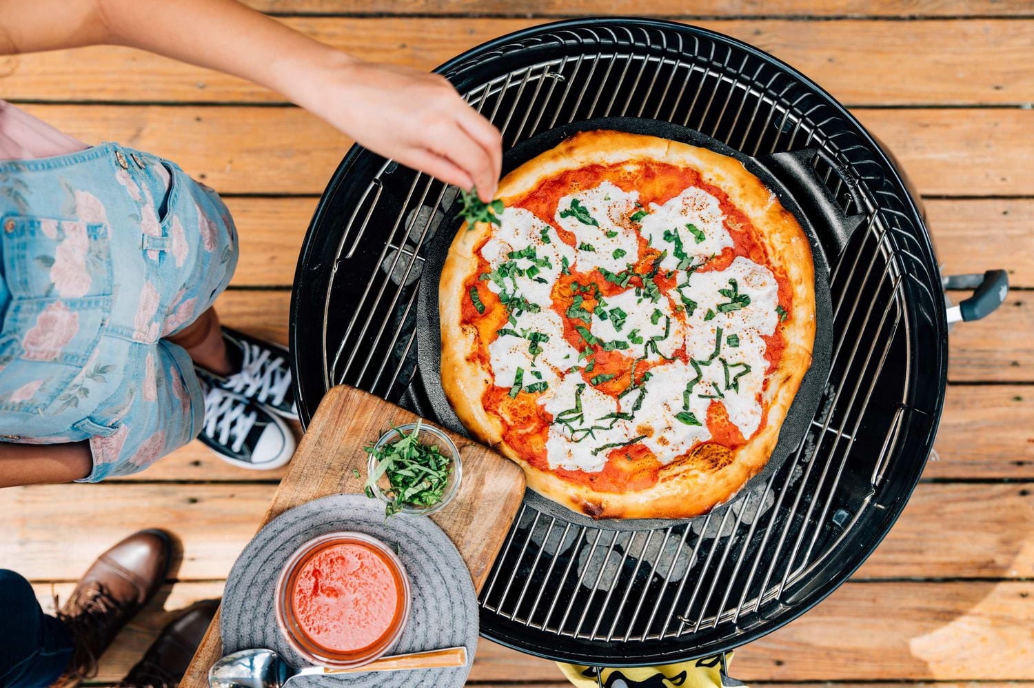 Lodge Pan à pizza en fonte assaisonnée de 15 po