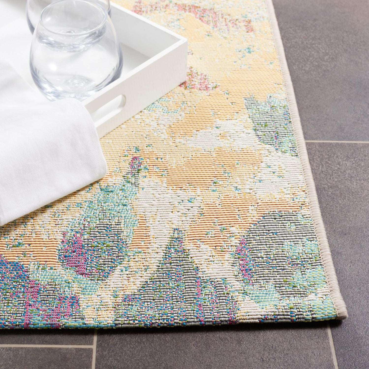 SAFAVIEH Barbados Andy Floral Indoor/Outdoor Area Rug