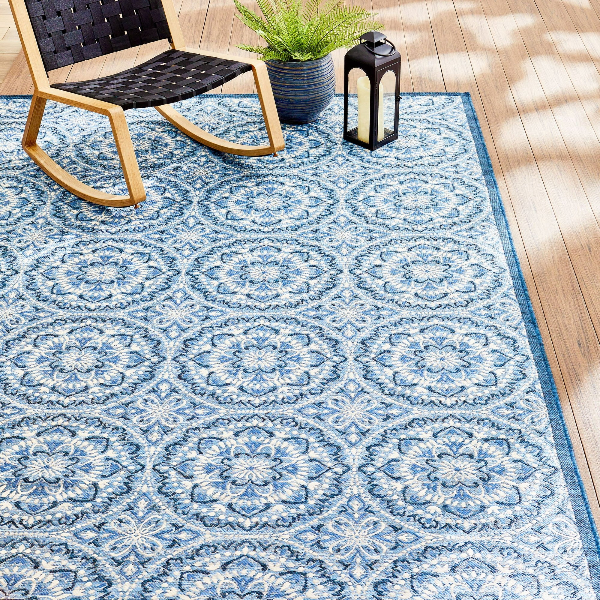 Tapis extérieur à médaillons Monarque bleu 213 cm x 305 cm Better Homes & Gardens