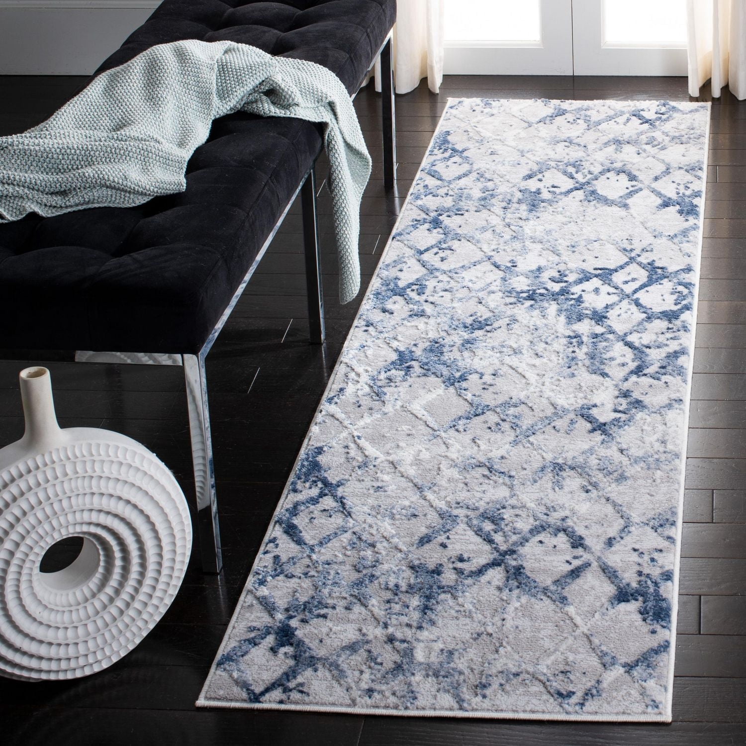SAFAVIEH Amelia Roslyn Abstract Distressed Area Rug