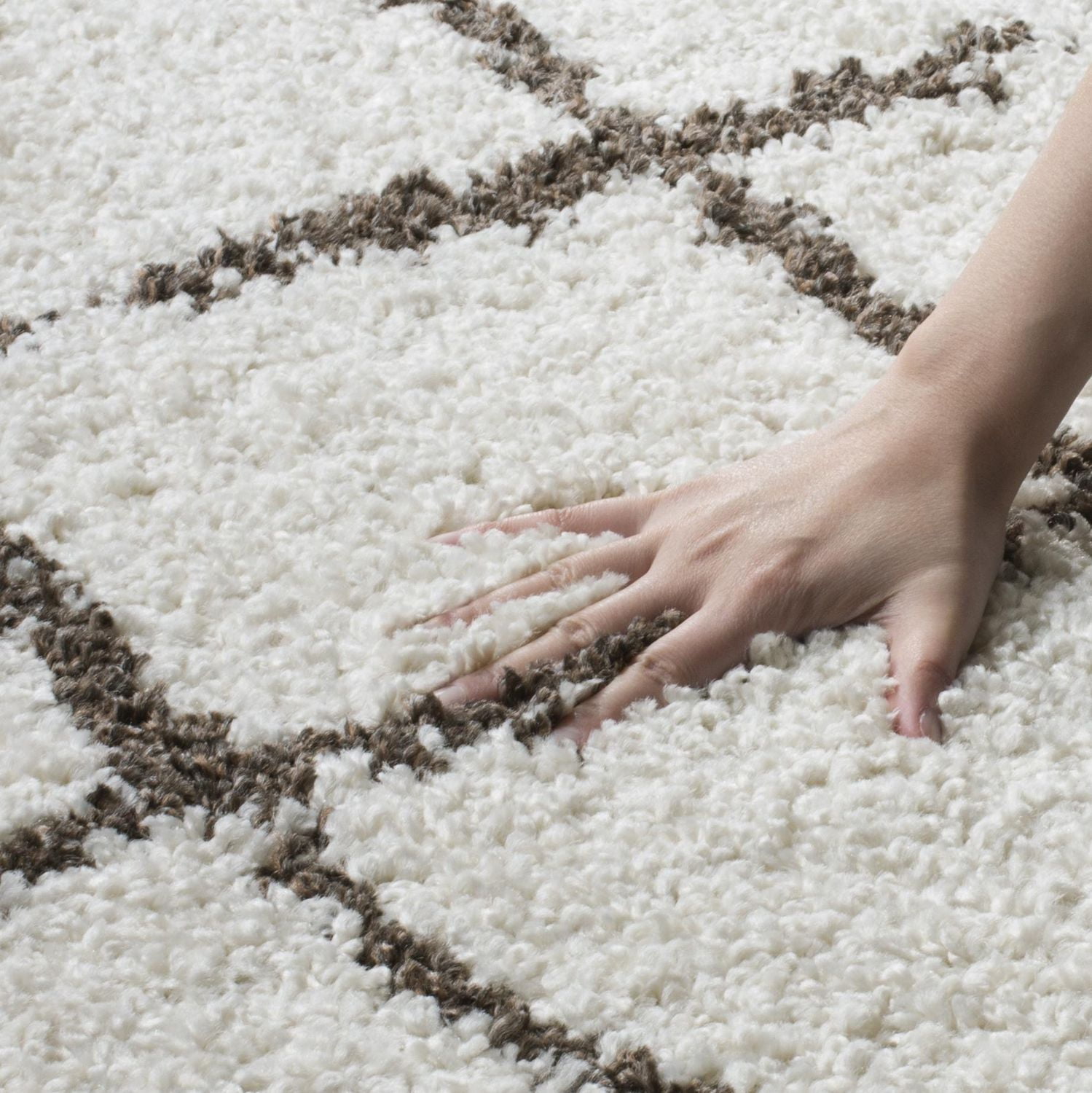 SAFAVIEH Berber Santana Tapis Géométrique Shag