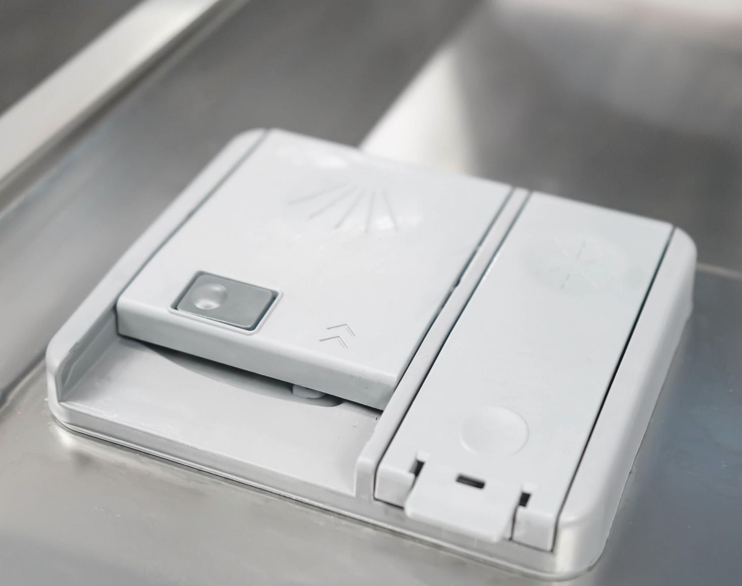 Danby DDW18D1EW Lave-vaisselle encastré de 18 po de largeur en Blanc