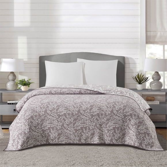 Mainstays Botanical Floral Stitched Quilt, Full/Queen, Light Purple, Reversible Lightweight Bedding