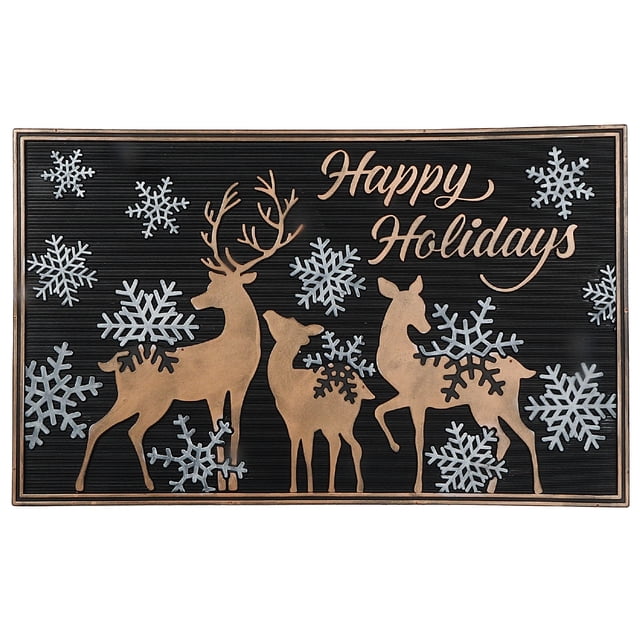 Tapis en Caoutchouc (Happy Holidays - Renne) avec une Finition bronze Présentant Trois silhouettes de Renne et des Flocons de Neige Argentés sur un Fond Nervuré Noir, Affichant « Happy Holidays » en cursive, Conçu pour une Utilisation durable Intérieure et Extérieure afin d'Améliorer les Entrées et les patios des Fêtes.