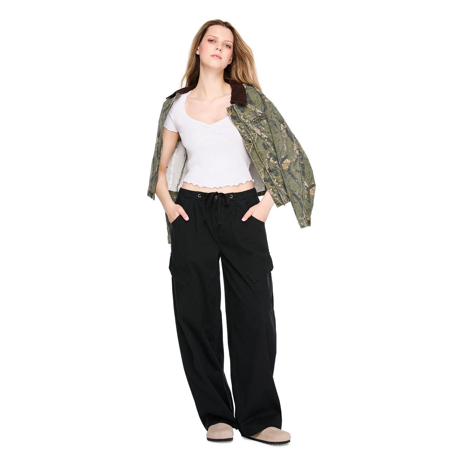 No Boundaries Women's Tie Waist Wide Leg Barrel Cargo Pant