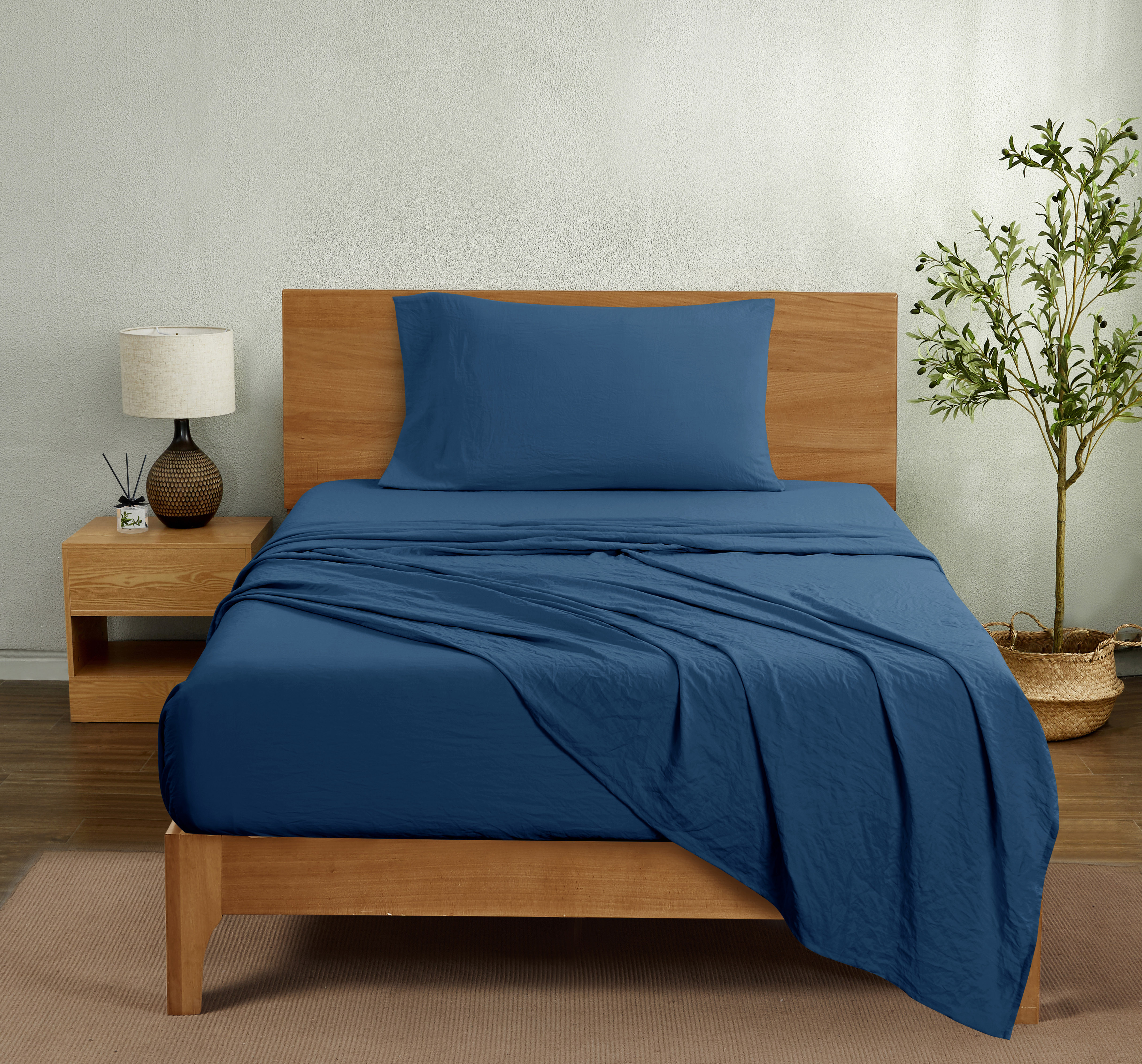 Mainstays Ensemble de draps en microfibre lavée ultra douce, Tres Grand Lit, Indigo Lavé, 4 pièces.
