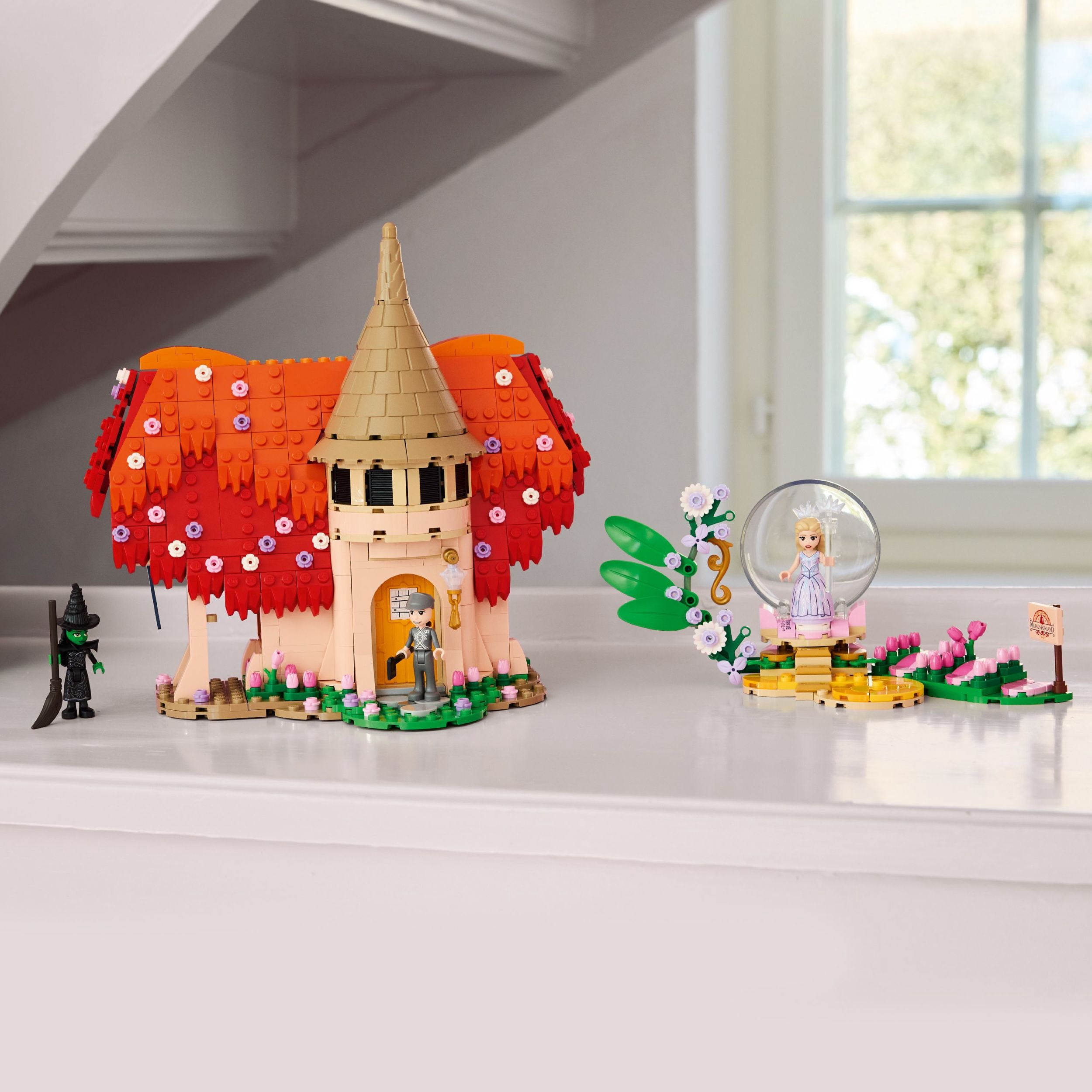 LEGO Wicked Glinda et Elphaba Visitent Munchkinland, Jouet d’Imagination 75690