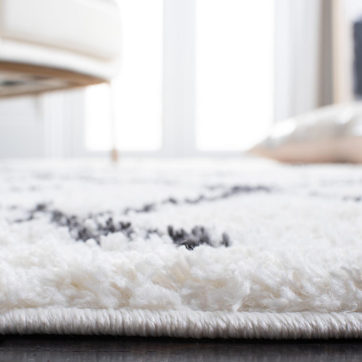 SAFAVIEH Berber Santana Tapis Géométrique Shag