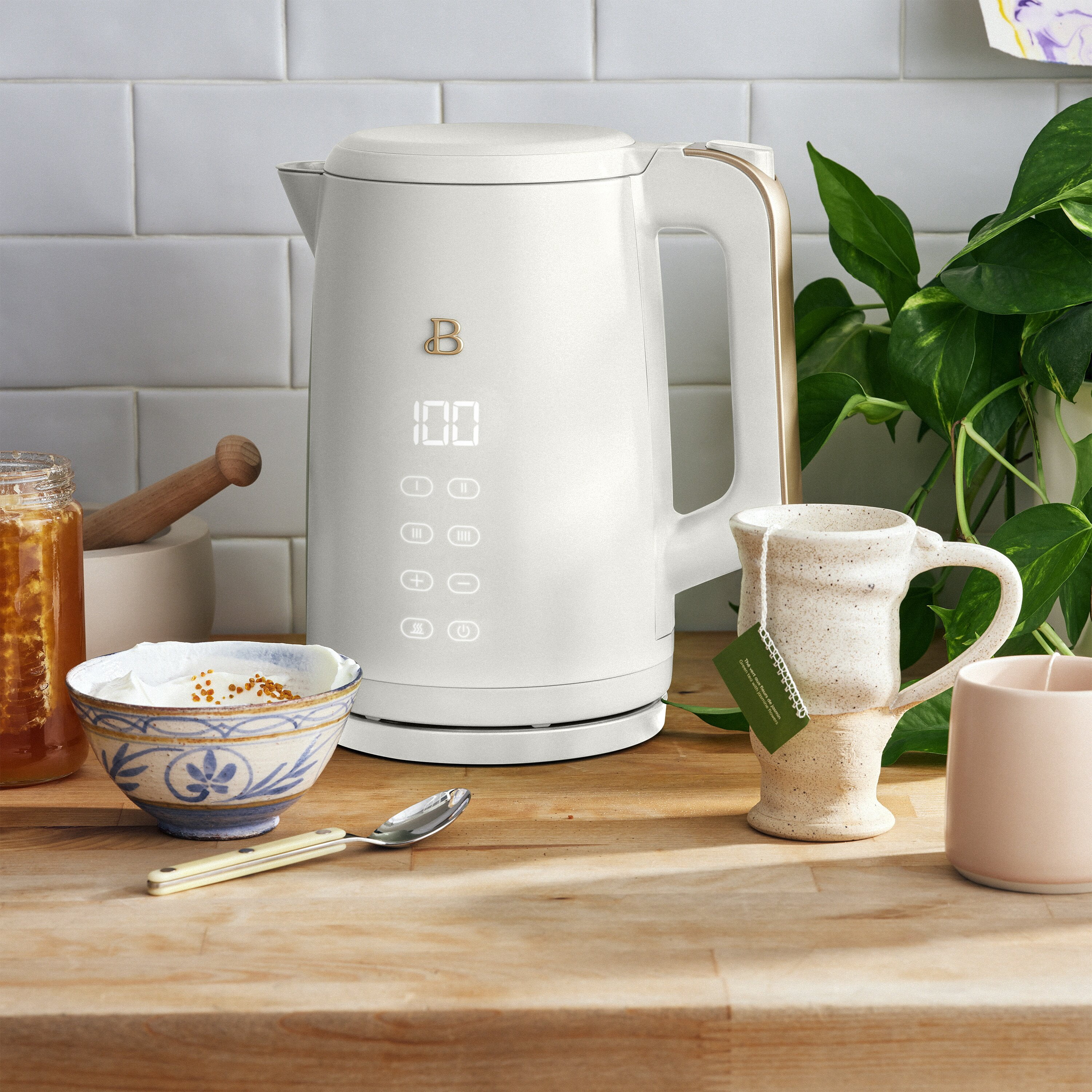 Bouilloire électrique Beautiful par Drew Barrymore – 1,7 litre, 1500 W, activation à une touche