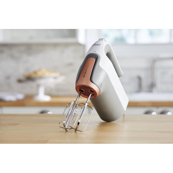 Batteur à main Oster à technologie HEATSOFT d’une puissance avec boîtier de rangement