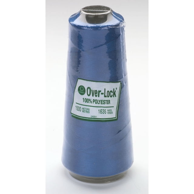 Coats Bobine Thread en Polyester Over-Lock Bleue, 100 % Polyester, 1500 Mètres (1635 Verges), Idéale pour la Couture à Grande Vitesse et Offrant une Résistance Uniforme, Présentée en Gros Plan sur une Vue avant avec une Étiquette Blanche Présentant un Texte Vert sur un Fond Blanc Uni.