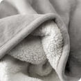 thumbnail image 4 of Bare Home Couverture de Lit en Sherpa Pelucheuse - Duveteuse et Douce - Réversible - Légère - Lit Simple/simple TG, Gris Pâle, 4 of 7