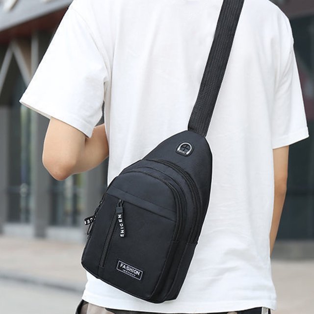 EGNMCR Sac à Bandoulière Imperméable Sac à Dos Crossbody avec Trou pour Écouteurs Sangle Sac à Dos Sac à Dos de Randonnée Sac Poitrine Crossbody Polyvalent,