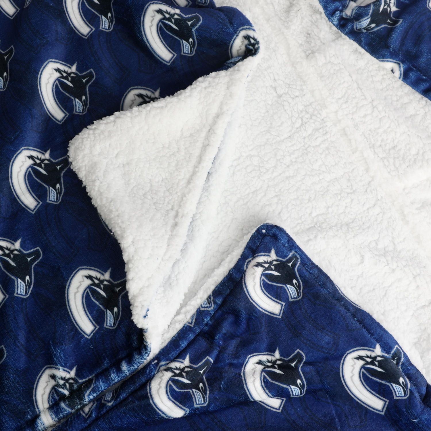 Couverture à capuche des Vancouver Canucks de la LNH (50 x 70 po)