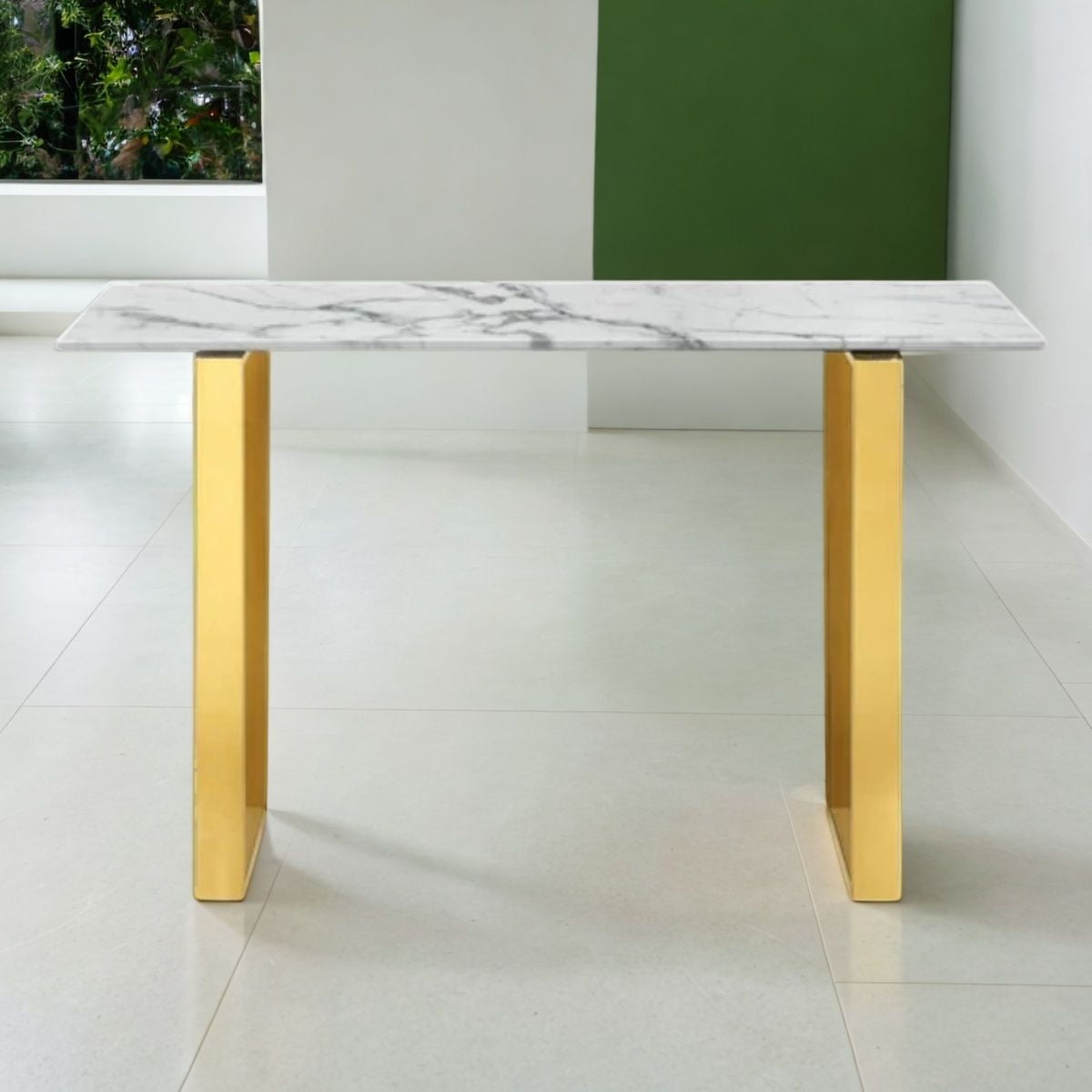Console rectangulaire dorée avec plateau en faux marbre et base en acier inoxydable