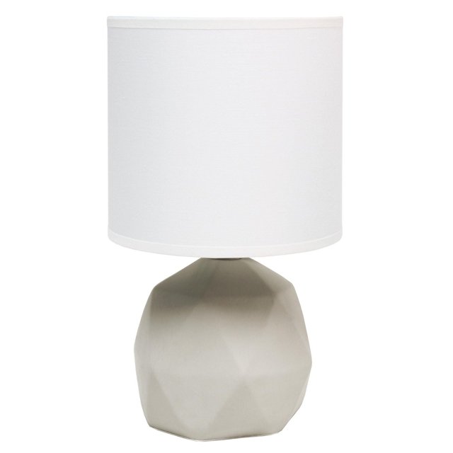 Simple Designs Lampe en Béton Géométrique avec base en Béton Facetté Gris Pâle et Abat-Jour Cylindrique en Tissu Blanc, Idéale pour l'Éclairage de table Moderne dans les Salons, Chambres Ou Bureaux, Convient Aussi comme Lampe de Bureau Stylée.