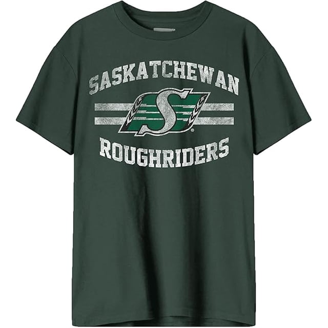 CFL Saskatchewan Roughriders Varsity T-Shirt Vintage Vert Forêt 2X-Grand avec un logo et un Texte Audacieux des Roughriders à l'Avant. Fabriqué en Coton de Haute Qualité pour le Confort et la Durabilité, Ce Vêtement de fan Non Genré Est Idéal pour les Partisans de l'Équipe. la Couleur Vert Forêt Ajoute une Touche Classique.