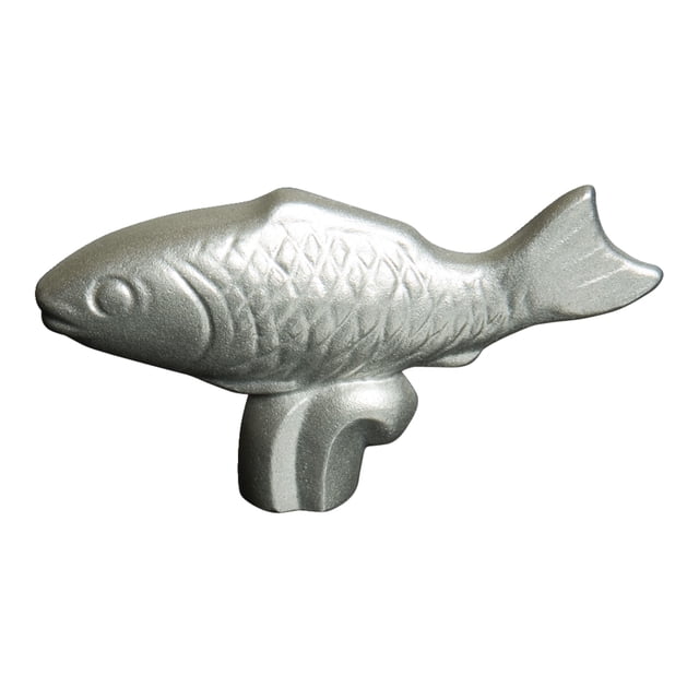 STAUB Bouton Poisson en Acier Inoxydable à Fini Argenté, Conçu pour s'Adapter aux cocottes STAUB de 18 cm à 41 cm de Diamètre. le Bouton en Forme de Poisson Est Fabriqué en Acier Inoxydable durable et Présente des Détails Complexes, en Faisant un Bouton de Rechange Décoratif et Fonctionnel. Va au Four jusqu'à 500 °F, Il Convient aux cocottes STAUB de 1 quart et Plus.