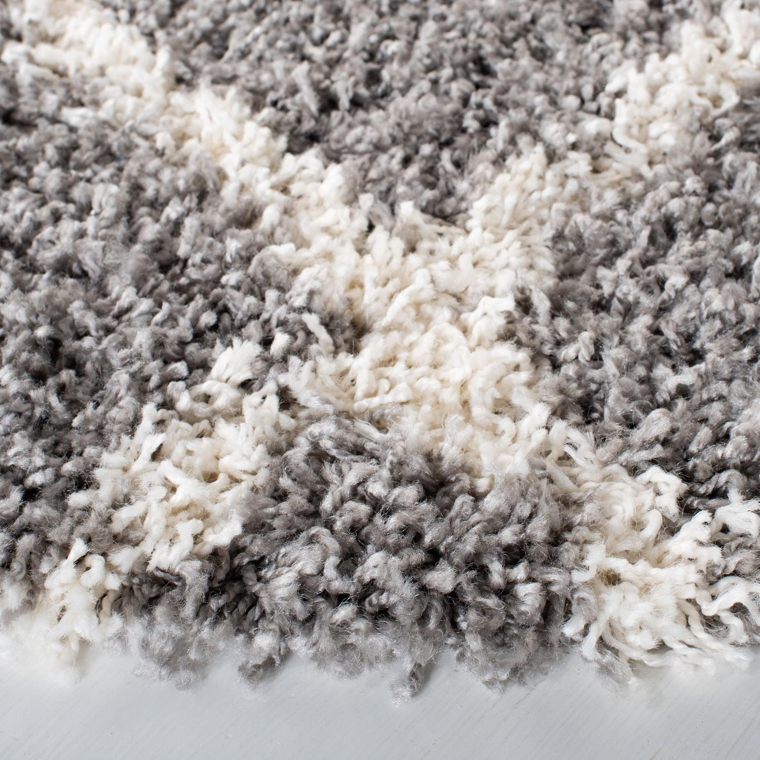 Safavieh Venus Nanda Geometric Shag Area Rug