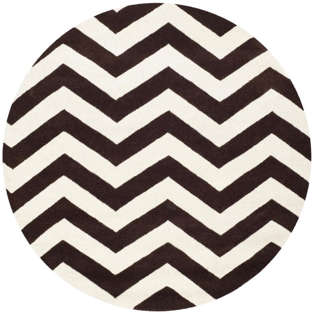 Safavieh Chatham Jake Tapis à Rayures Zigzag, un Tapis d'Accent Rond Tufté à la Main en Laine avec des Rayures Zigzag Noires et Blanches Audacieuses et une Hauteur de Poil Moyenne, Offrant de la Douceur sous les Pieds et Complétant la Déco Contemporaine Canadienne pour la Maison.